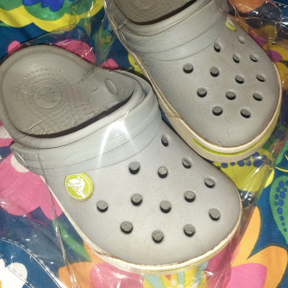Crocs little boys size 8/9
